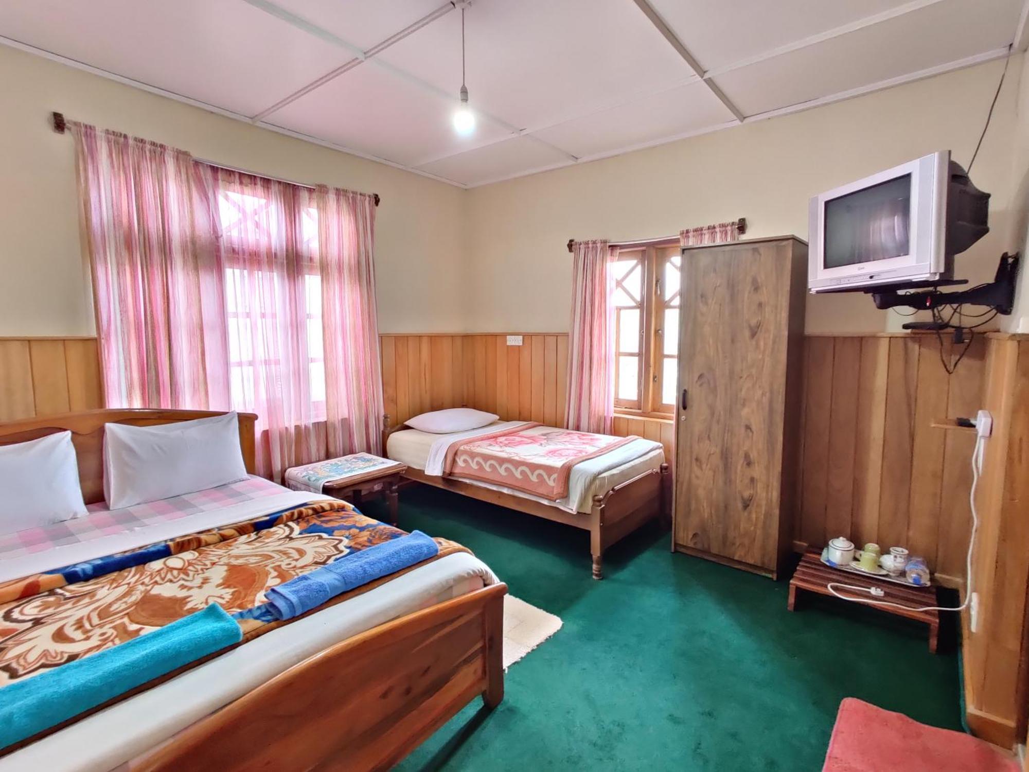 Carnation Rest Hotel นูวาราเอลิยา ภายนอก รูปภาพ