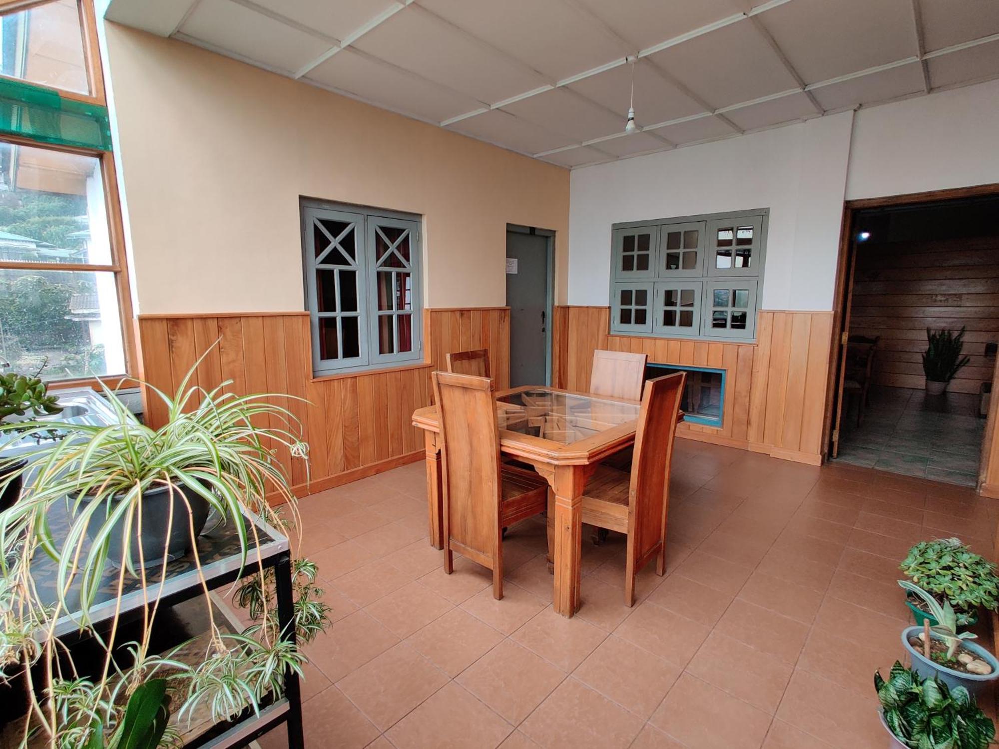 Carnation Rest Hotel นูวาราเอลิยา ภายนอก รูปภาพ
