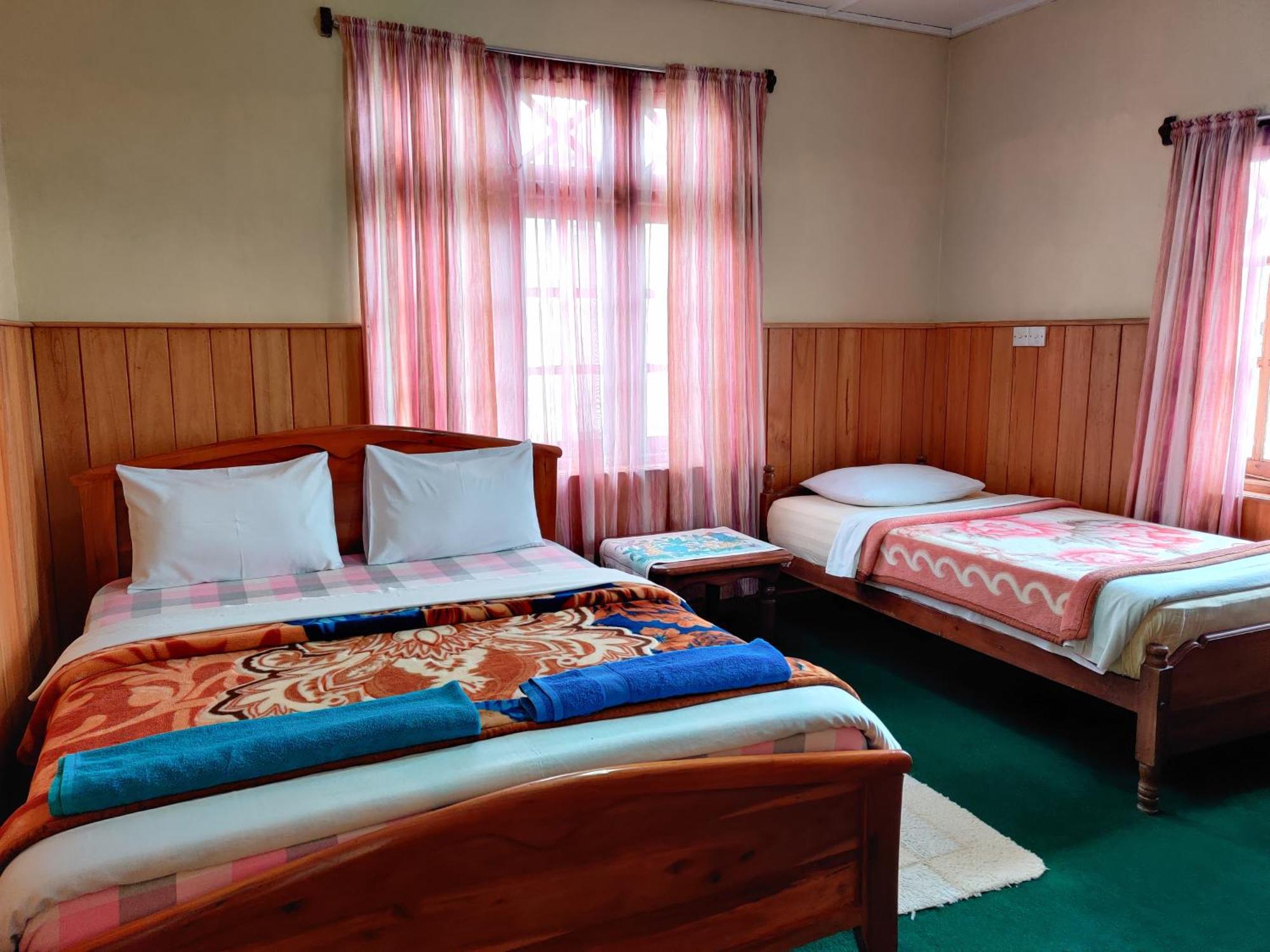 Carnation Rest Hotel นูวาราเอลิยา ภายนอก รูปภาพ