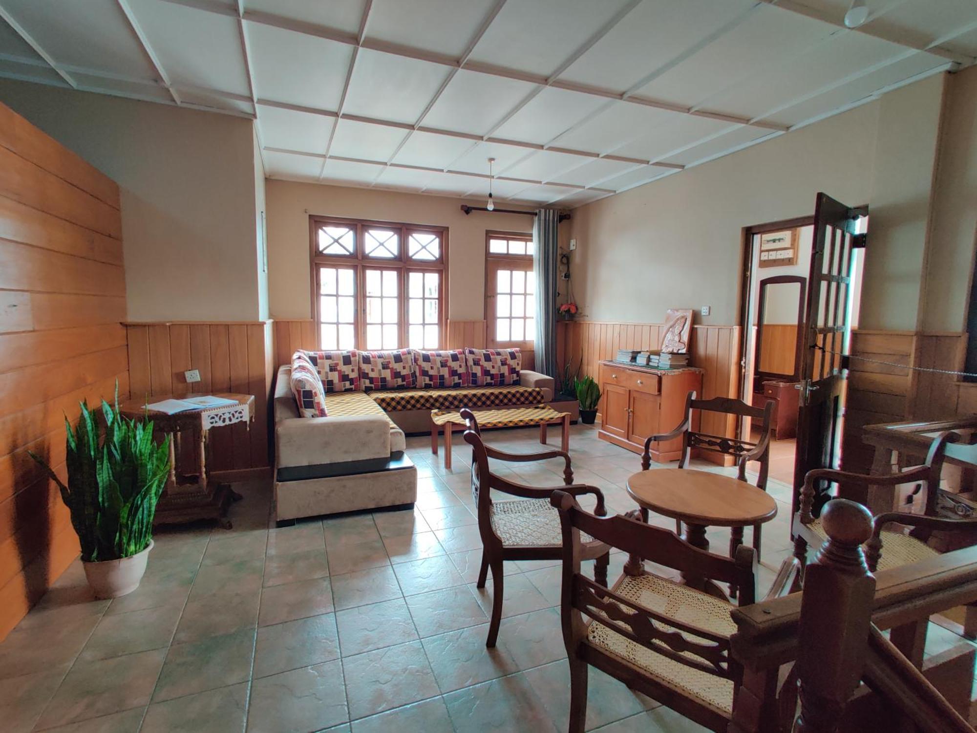 Carnation Rest Hotel นูวาราเอลิยา ภายนอก รูปภาพ