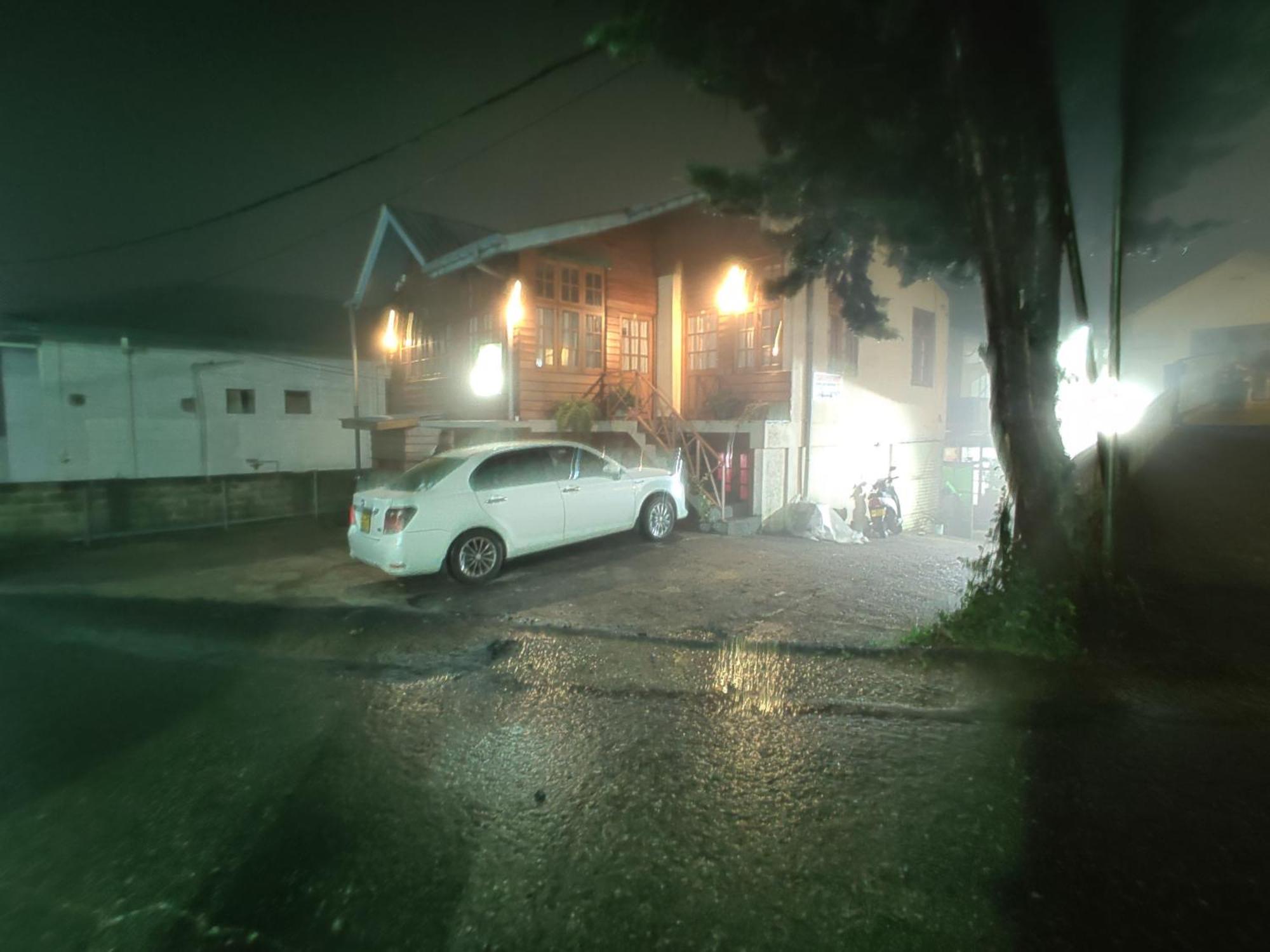 Carnation Rest Hotel นูวาราเอลิยา ภายนอก รูปภาพ