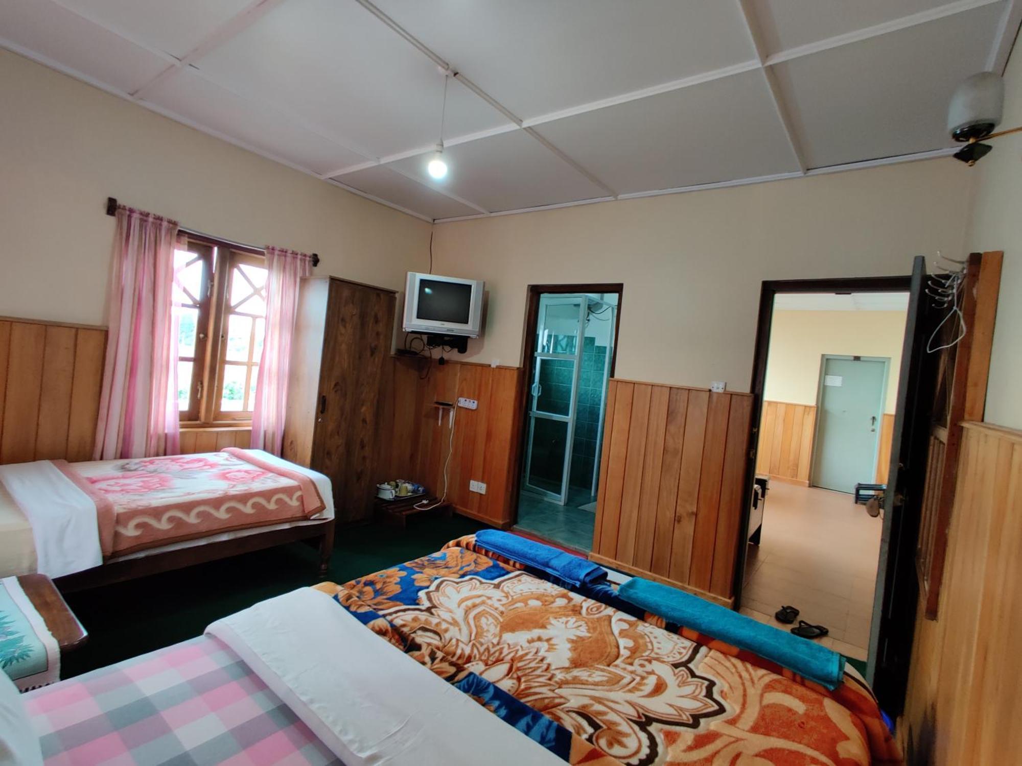 Carnation Rest Hotel นูวาราเอลิยา ภายนอก รูปภาพ