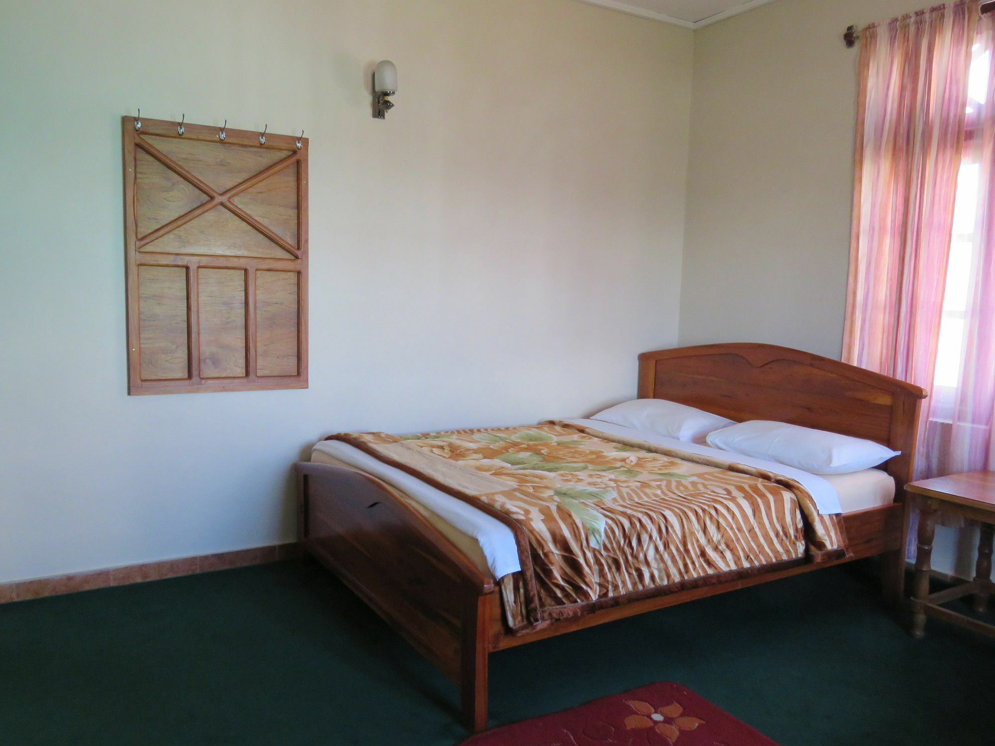 Carnation Rest Hotel นูวาราเอลิยา ภายนอก รูปภาพ